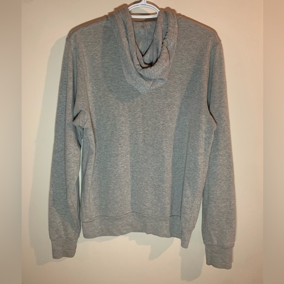 Shawn Mendes sweater - Picture 2 of 3